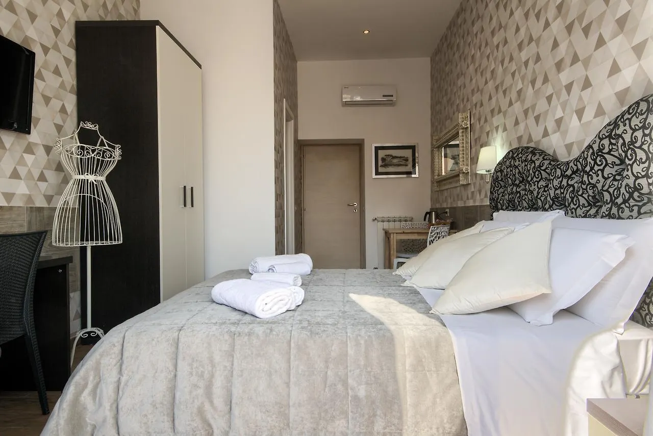 Domus Pietro Inn Rome Guest house